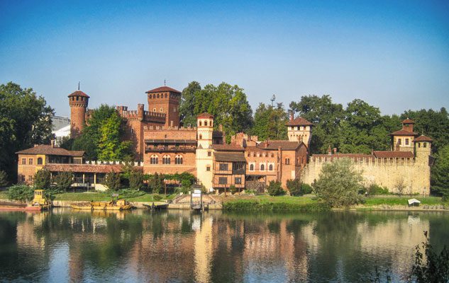 Il Borgo Medievale di Torino: un viaggio nel tempo tra botteghe e giardini tardomedievali