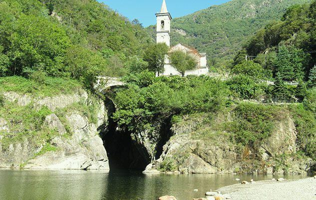L’Orrido di Sant’Anna, un magico scenario per un bagno in montagna e non solo
