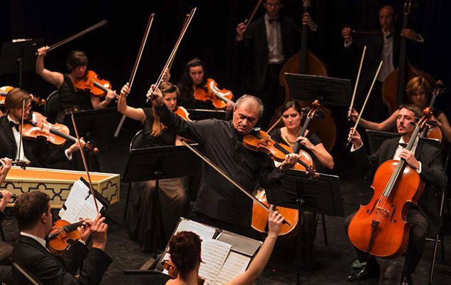 Ashot Tigranyan e la Classical Concert  Chamber Orchestra