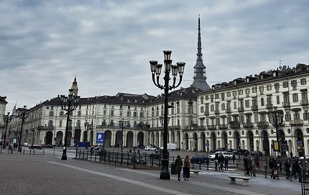 Visitare Torino in bus: tariffe, tour ed iniziative speciali