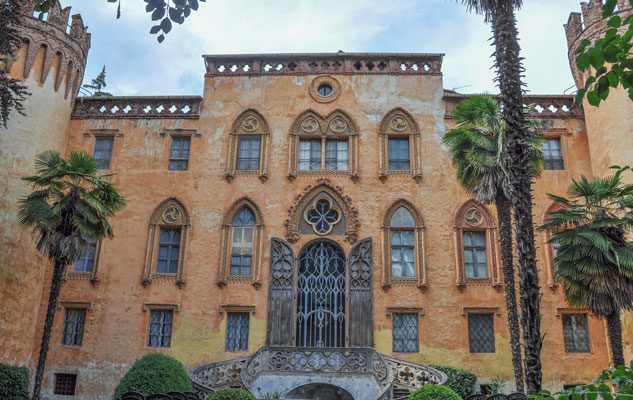 Il Castello e il Parco del Roccolo: due gioielli incastonati sulle colline di Busca