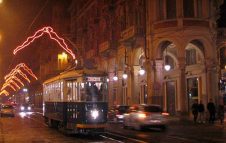 Tram sotto le Luci d'Artista