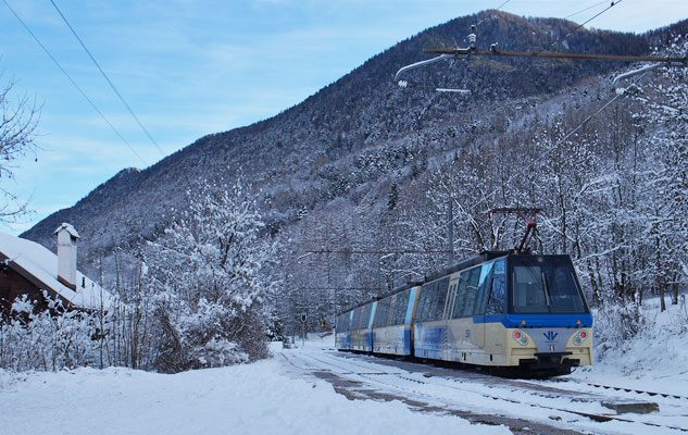 Il Treno del Gusto: un viaggio incantato nelle Alpi tra paesaggi innevati e delizie gastronomiche