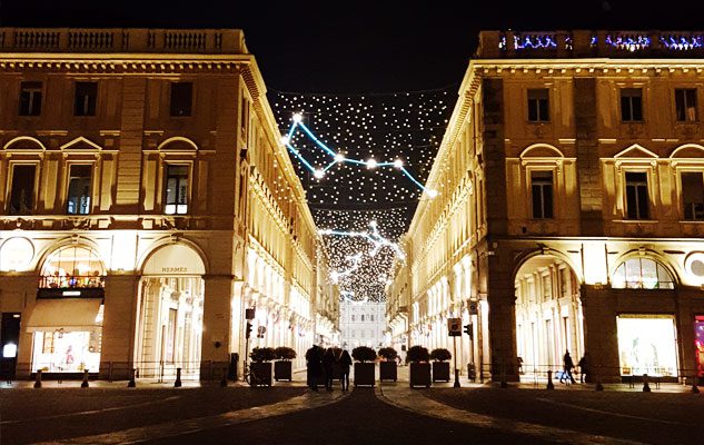 Natale a Torino in 10 foto: luci, fiabe e tanta magia