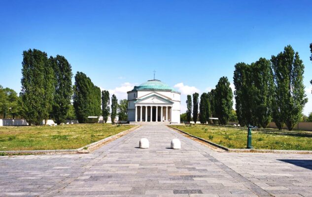 Il Mausoleo della Bela Rosin: il piccolo e affascinante “Pantheon” di Torino