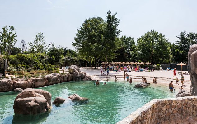 Malawi Beach: un bagno tra ippopotami e pesci tropicali nella piscina alle porte di Torino