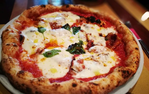 Starita: a Torino la storica pizzeria napoletana aperta nel 1901