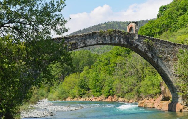 L’affascinante Ponte del Diavolo a Lanzo, costruito dal maligno secondo la leggenda