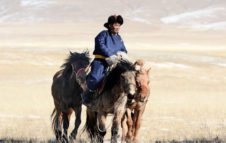 NOMADI DELL’ASIA. Storie di donne e uomini tra steppe e altopiani