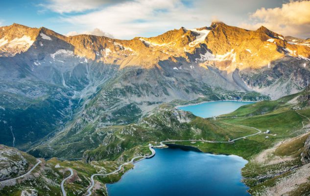 Leonardo DiCaprio posta una foto delle montagne del Piemonte in omaggio alla bellezza della Natura
