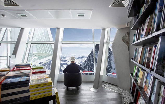 Sul Monte Bianco c’è la libreria più alta d’Europa: leggere a 3466 metri di altezza