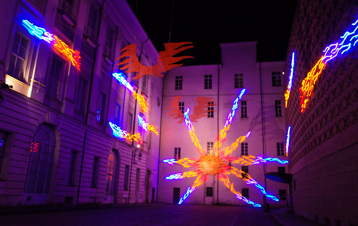 Stella Di Natale Illuminata.Luci D Artista 2019 2020 Il Natale A Torino S Illumina D Arte