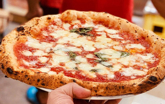 Sorbillo apre a Torino: la famosa pizzeria napoletana arriva sotto la Mole