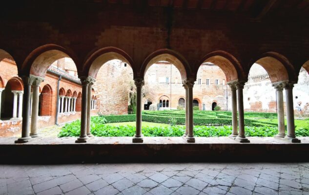 Abbazia di Staffarda chiostro