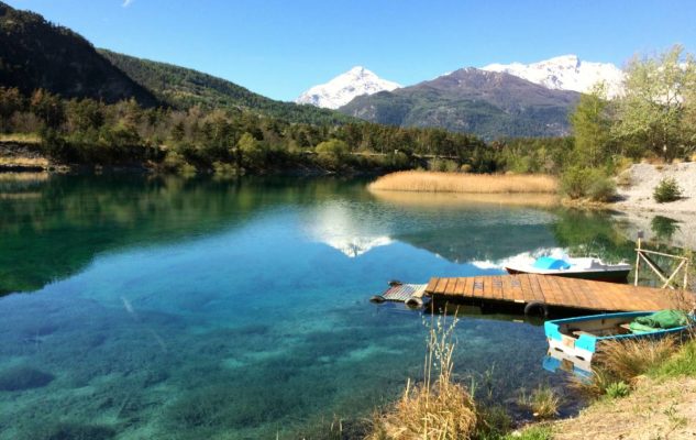 Il Lago di Orfù: un magico lago con spiaggia, pedalò e beach volley a un’ora da Torino