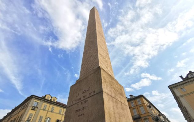 Obelisco Torino scatola tempo