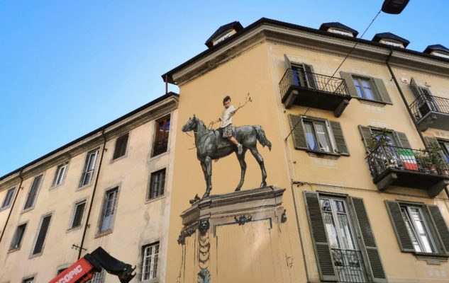 scultura bronzea street art torino