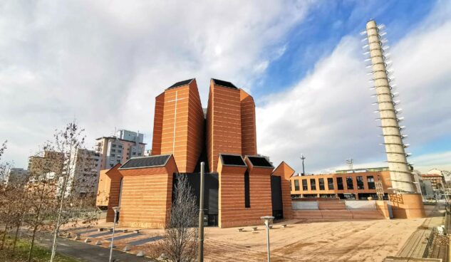 La Chiesa del Santo Volto: insolita cattedrale “industriale” di Torino con un campanile-ciminiera