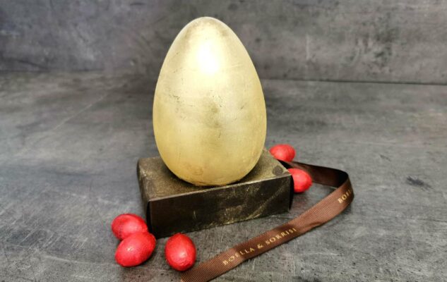 L’Uovo d’Oro di Boella e Sorrisi: a Torino un uovo portafortuna ricoperto di vera polvere dorata