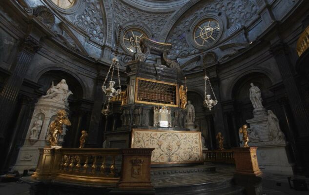 L’Altare della Cappella della Sindone torna a splendere: conclusi i lavori di restauro