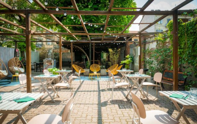 CasaGoffi: riapre il giardino sul fiume per aperitivi, cene e brunch all’aperto