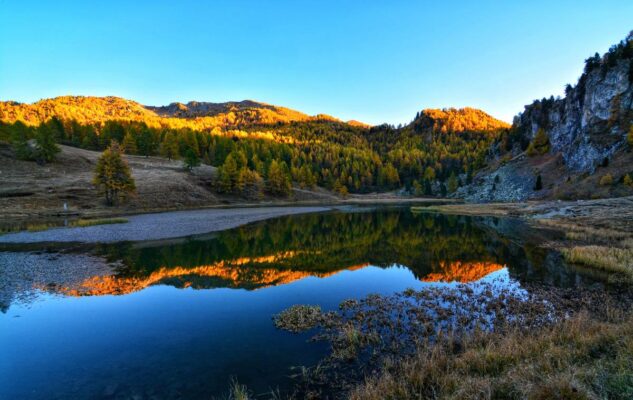 Il Lago Nero: un suggestivo specchio d’acqua tra le montagne torinesi