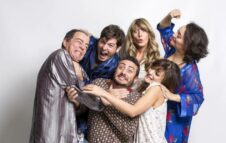 7 sotto il letto: la commedia di Claudio Insegno in scena al Teatro Gioiello