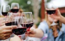 Festa del Vino 2022 ad Alba: degustazioni di vini e prodotti gastronomici nella "via del vino"