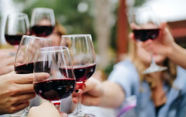 Festa del Vino 2022 ad Alba: degustazioni di vini e prodotti gastronomici nella “via del vino”