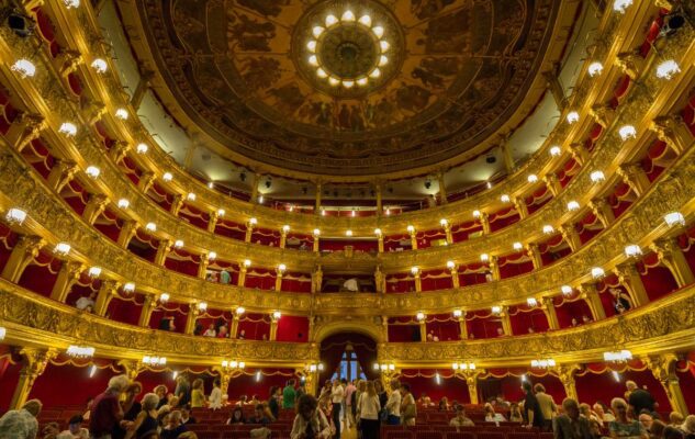 Capodanno a Torino 2024 in teatro: gli spettacoli da non perdere