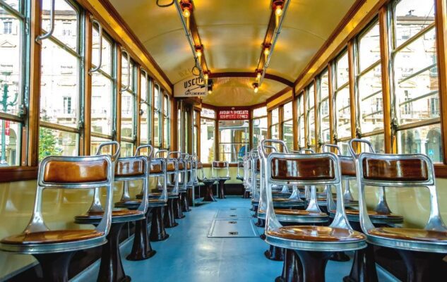 Alla scoperta dei tram di Torino: viaggio nel tempo da Sassi al centro storico