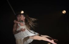 “Vertigine di Giulietta”: danza, luce e musica alle Fonderie Limone di Moncalieri