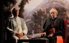 "I due Papi": a Torino lo spettacolo su Papa Benedetto XVI e Papa Francesco