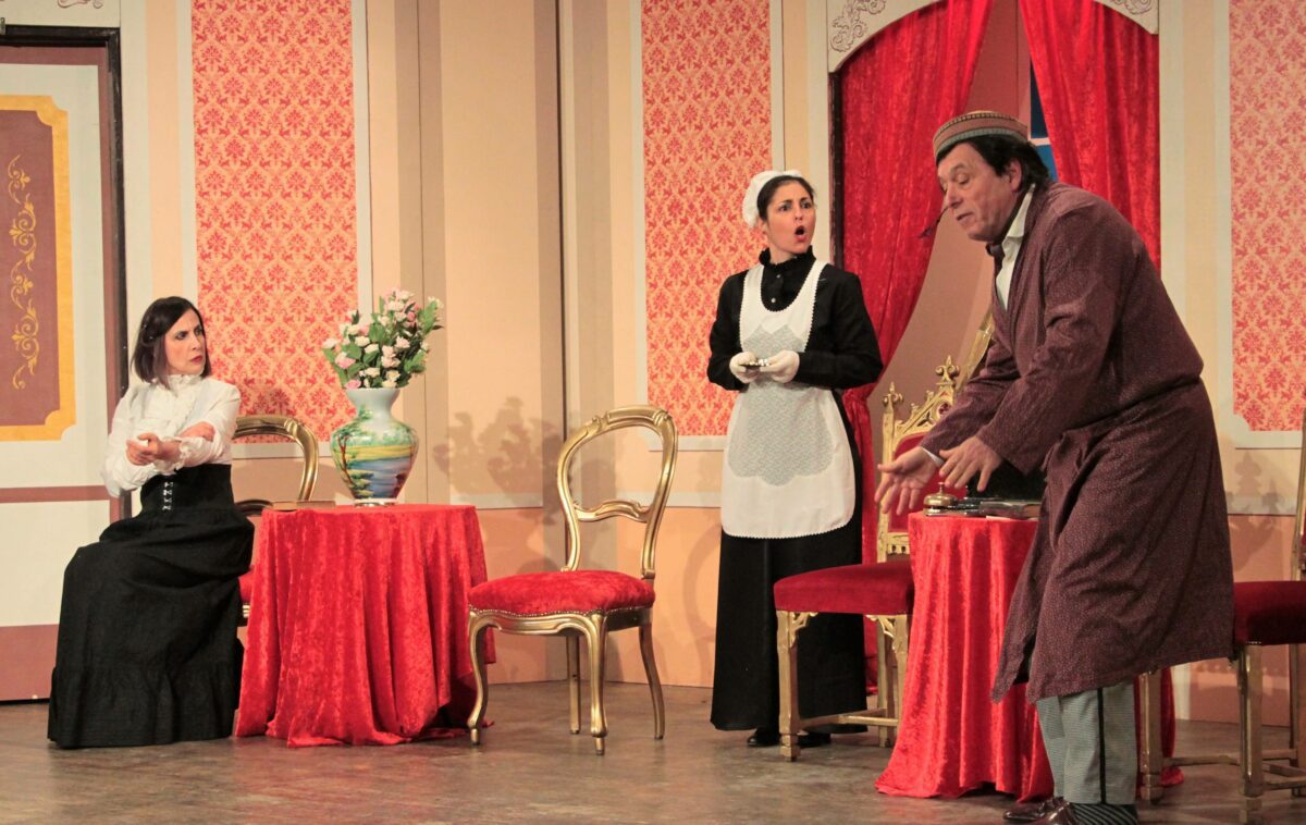 "O' Scarfalietto": la divertente commedia di Eduardo Scarpetta al Teatro Gioiello