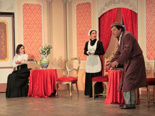 “O’ Scarfalietto”: la divertente commedia di Eduardo Scarpetta al Teatro Gioiello