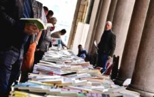 Portici di Carta 2023: torna a Torino la libreria più lunga del mondo