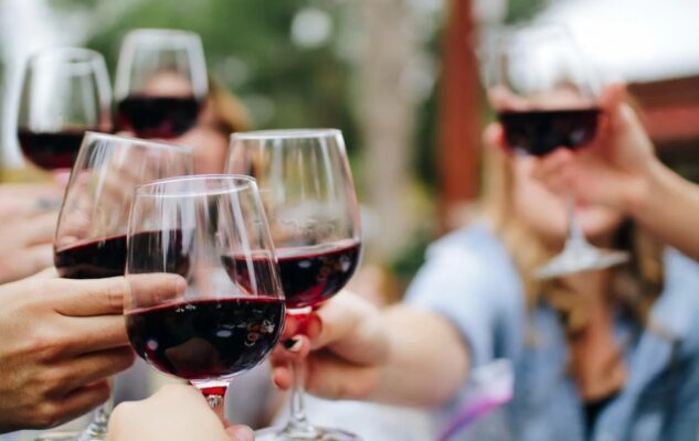 Festa del Vino 2023 di Alba: degustazioni di vini e prodotti gastronomici nella “via del vino”