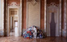 Michelangelo Pistoletto. Molti di uno: al Castello di Rivoli la mostra sul grande artista italiano