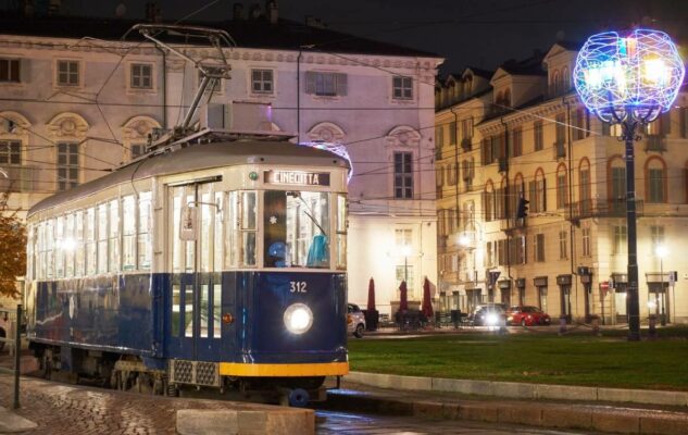 Una sera a Torino sul tram di Cinecittà: tour in centro sulla storica vettura 312