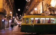 Notte delle Arti in Tram Storico a Torino: viaggio nel tempo tra antichi binari e Luci d'Artista