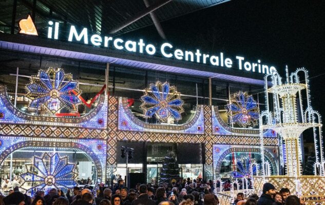Natale al Mercato Centrale di Torino: gospel, luci, mercatini e degustazioni di panettone