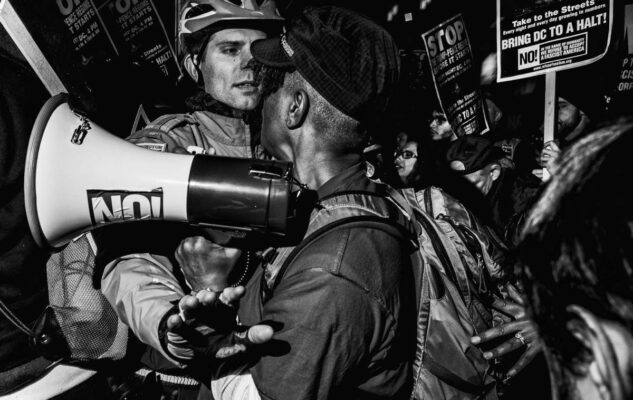 Insurrezioni. Fotografie di una protesta: la mostra di Flashback Habitat a Torino