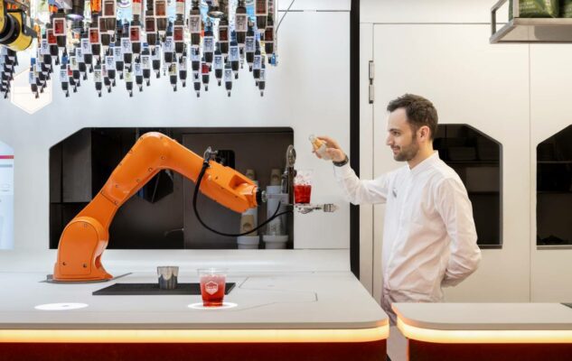 A Torino apre il primo bar robotico d’Italia: realizzerà oltre 60 drink all’ora