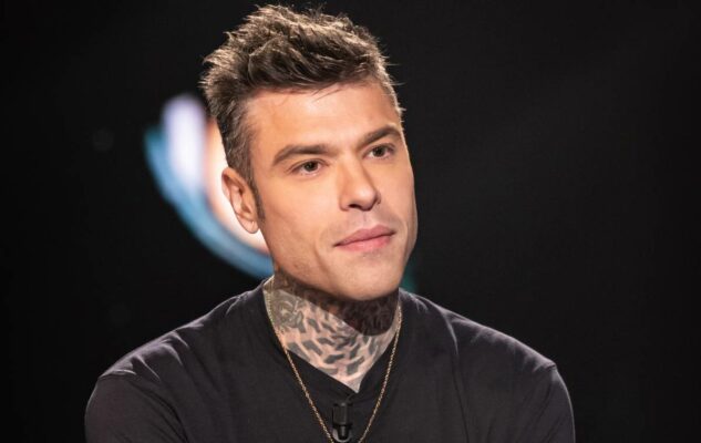 Fedez  al Salone del Libro di Torino 2024 per parlare di salute mentale dei più giovani