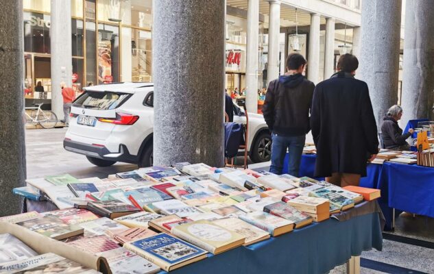 Il Libro Ritrovato mercato di libri antichi e usati a Torino 2 giugno 2024