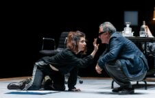 “Solness” di Ibsen al Teatro Carignano di Torino: potere, colpa e illusione del successo