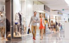 Saldi Estivi 2025 a Torino e in Piemonte: le date degli sconti di fine stagione