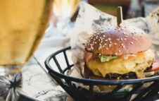 Il Programma di "BicChieri di Birra 2025" a Chieri: birre artigianali, street food e spettacoli
