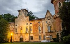 Sere d'Estate al Castello di Miradolo: yoga al tramonto, aperitivi e passeggiata notturna