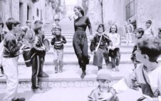 Ferdinando Scianna in mostra a Saluzzo con “La moda, la vita”